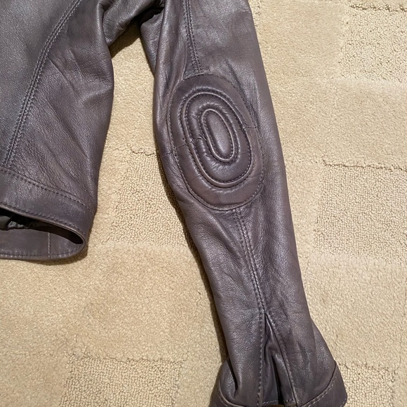 Women’s Italian leather bomber jacket - Picture 8 of 12